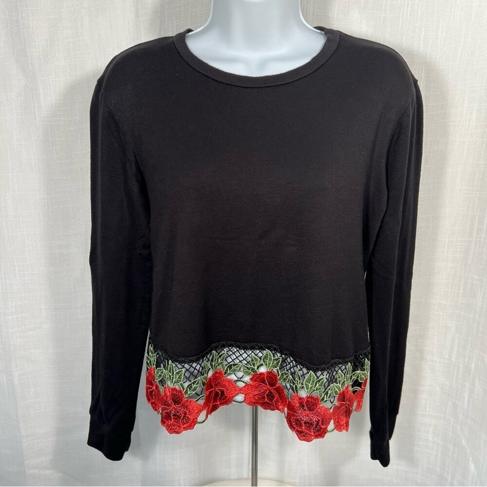 Dirtee Laundry Black‎ Embroidered Flower Hem Crop Top Sz M